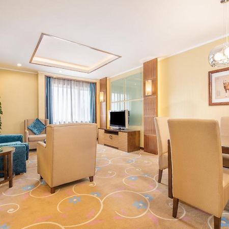 Holiday Inn Beijing Downtown Exterior foto
